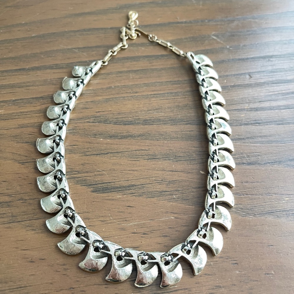 Vintage CORO Choker Necklace Gold Tone Chevron Link 17” M